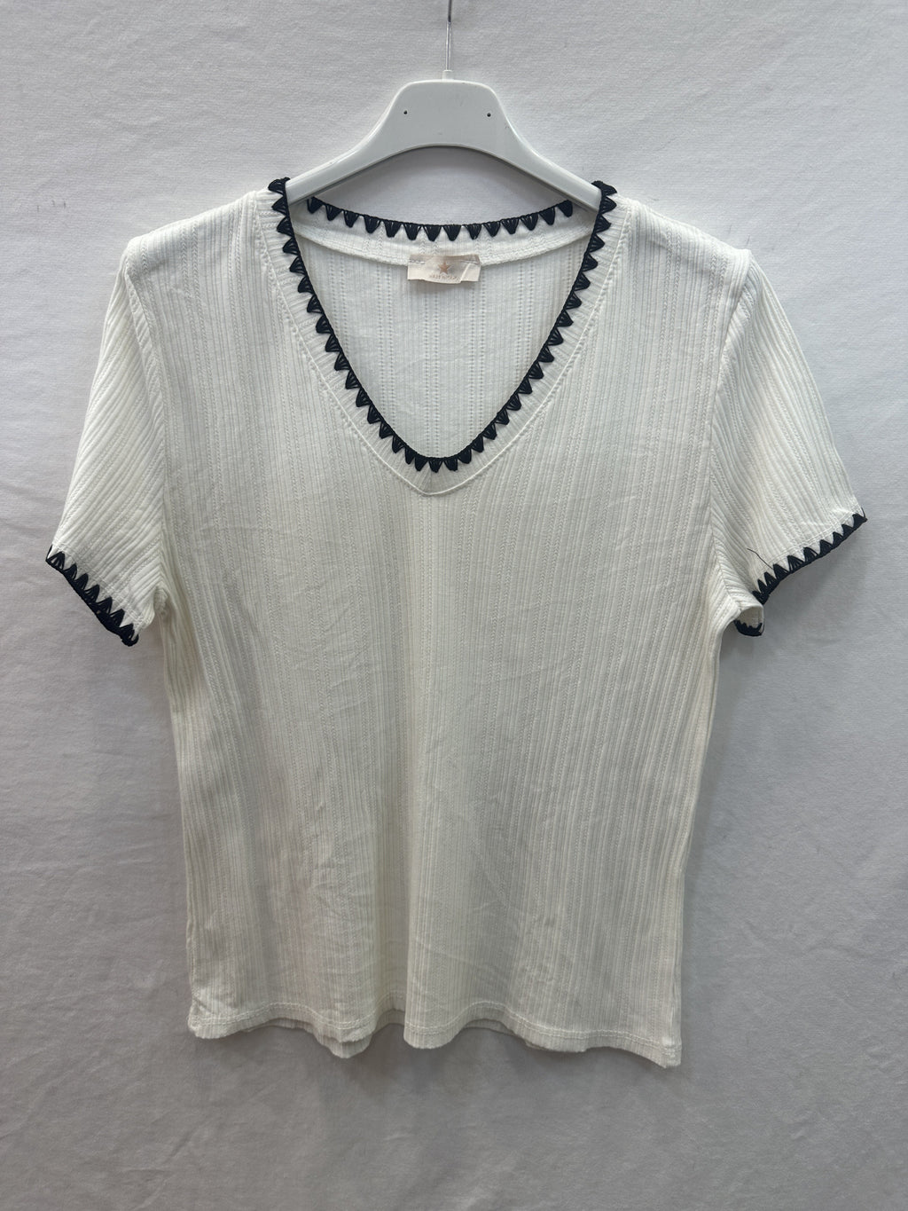 MYNRTCFW Navy Ribbed Top with Crochet Finish White