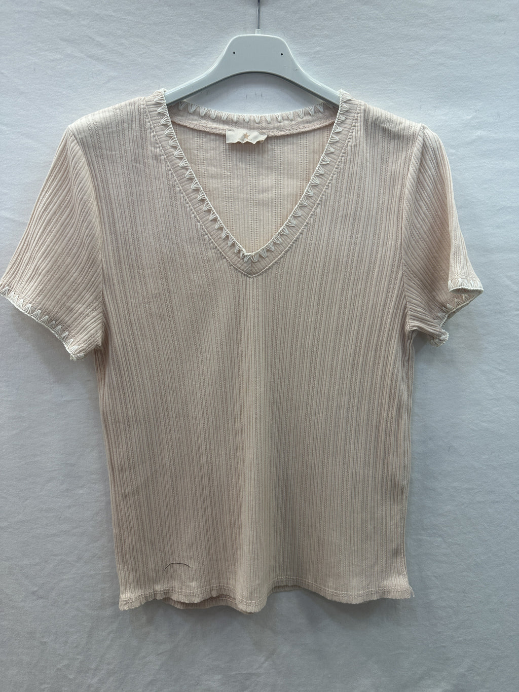 MYNRTCFNU Navy Ribbed Top with Crochet Finish Nude