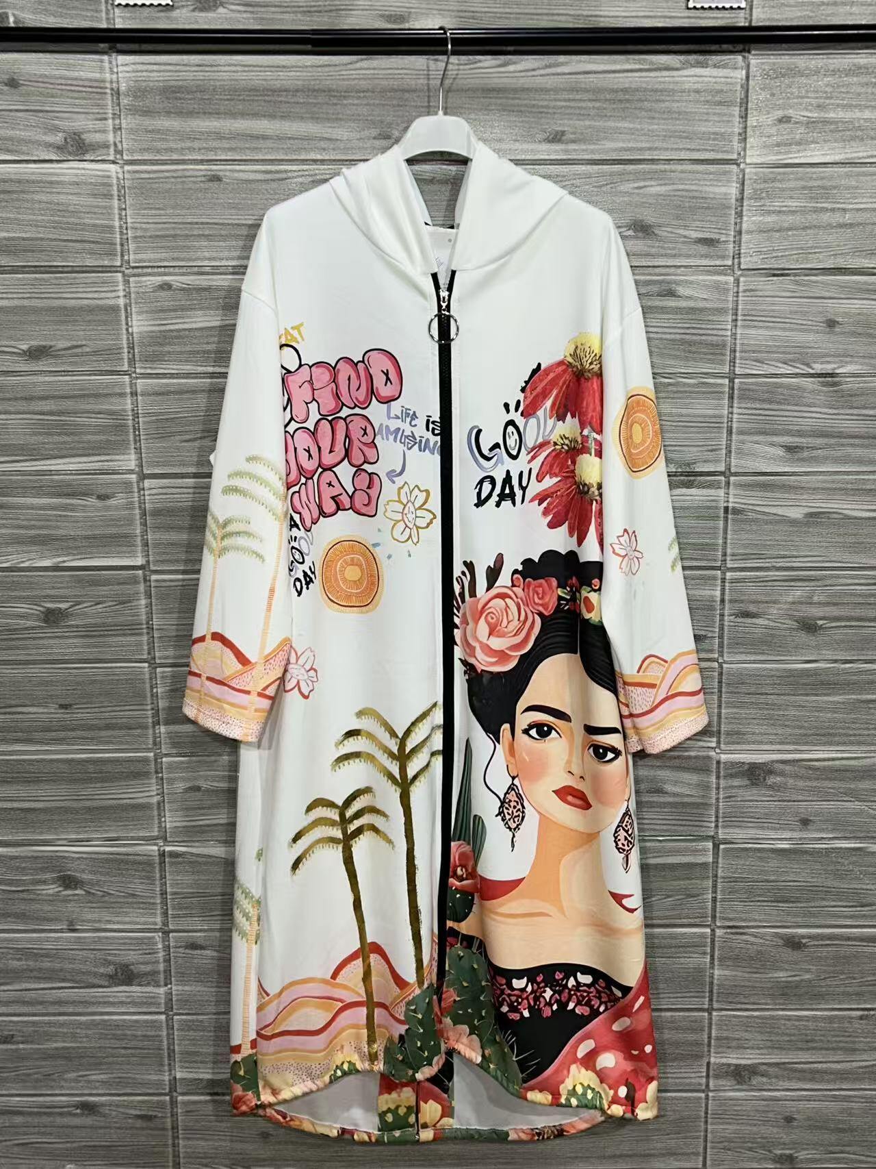 ZOLPJAW Long Printed Jacket White