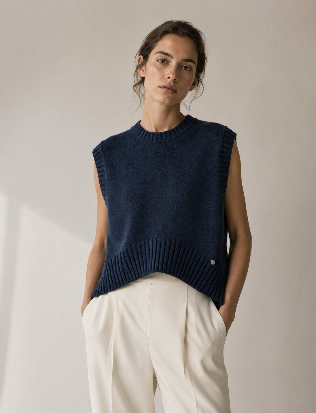 LUBXC11 Navy Boxy Knit Vest
