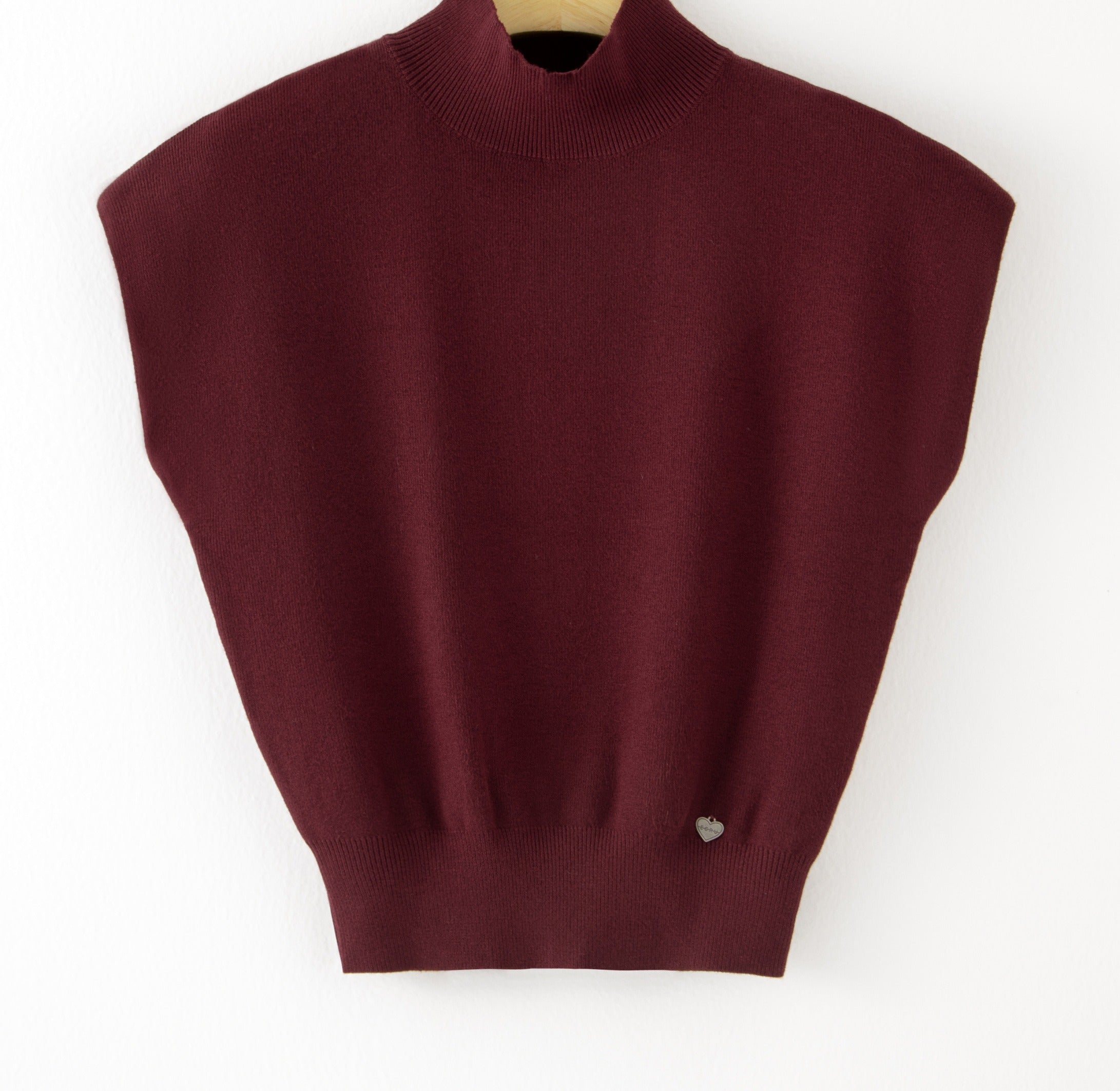 LUTNS6 Burgundy Turtleneck Sweater