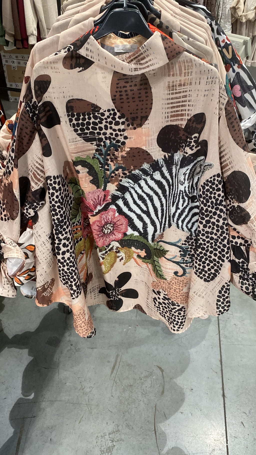 ZOZBHT Printed Zebra Heart Shirt Beige